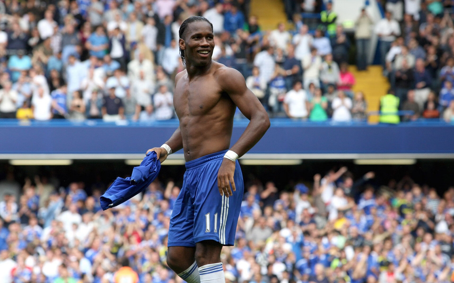 弱队在比赛中力挽狂澜,摘得一场胜利,弱队和强队之间的比赛,结果往往不言而喻