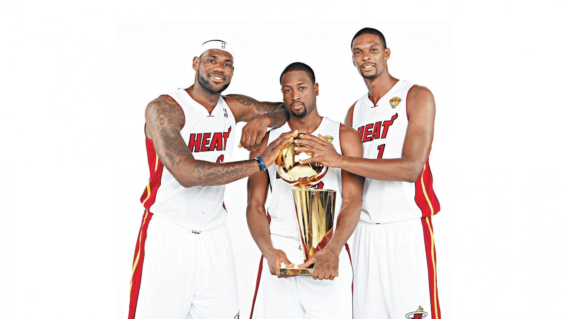 战火重燃，球场上的激情斗志点燃观众热情，球场上热血的话语