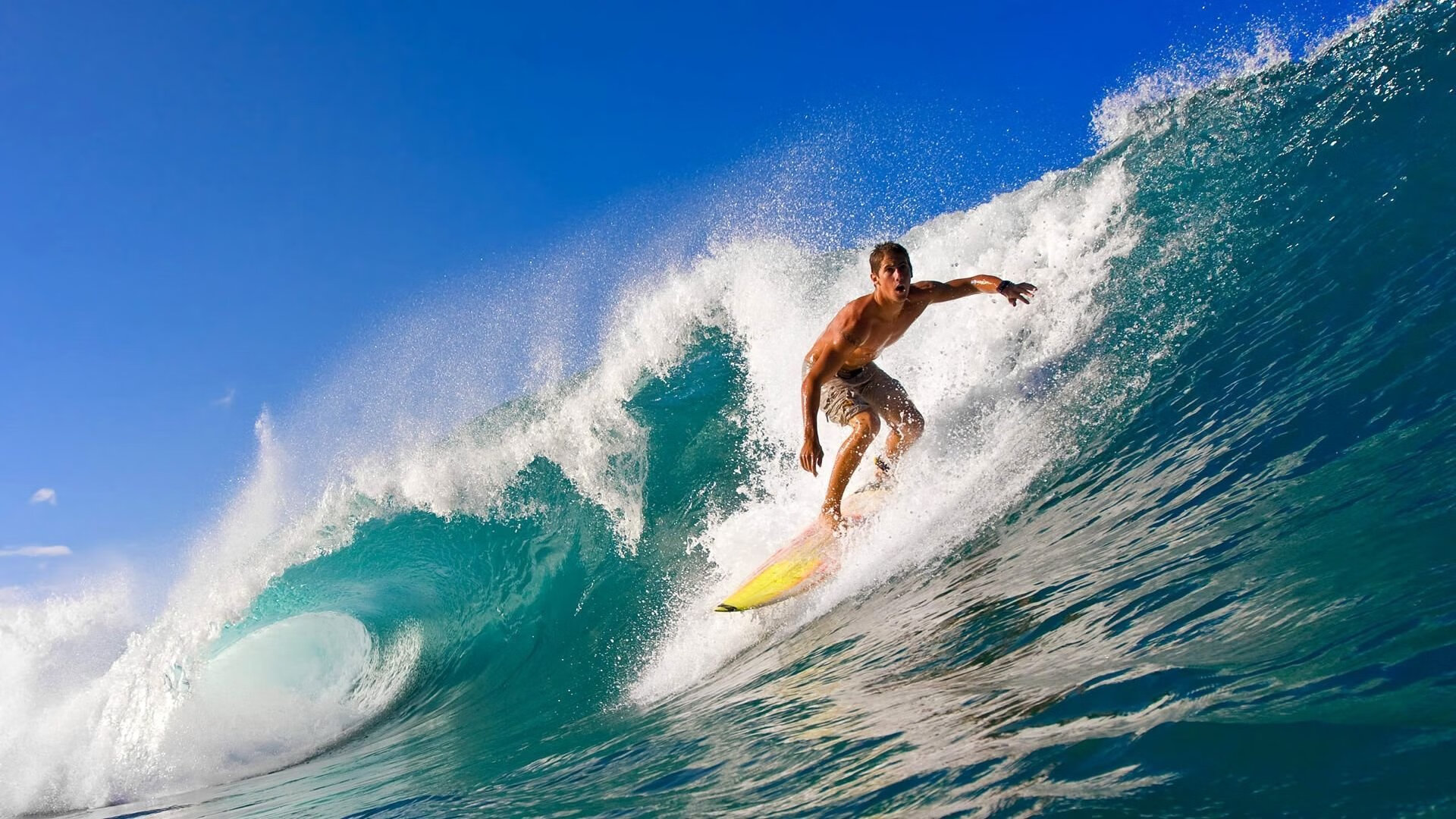 敌强我更强：比赛场上的擦枪走火，敌强我弱的近义词